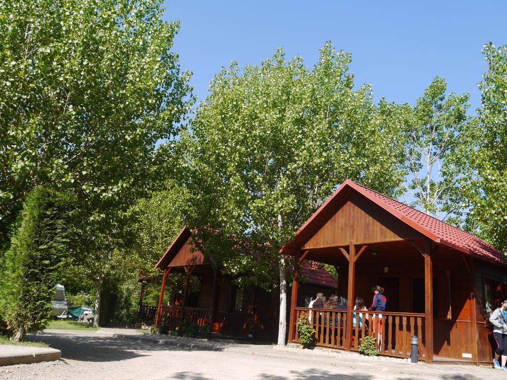 Camping Riera Merles Borreda Екстер'єр фото